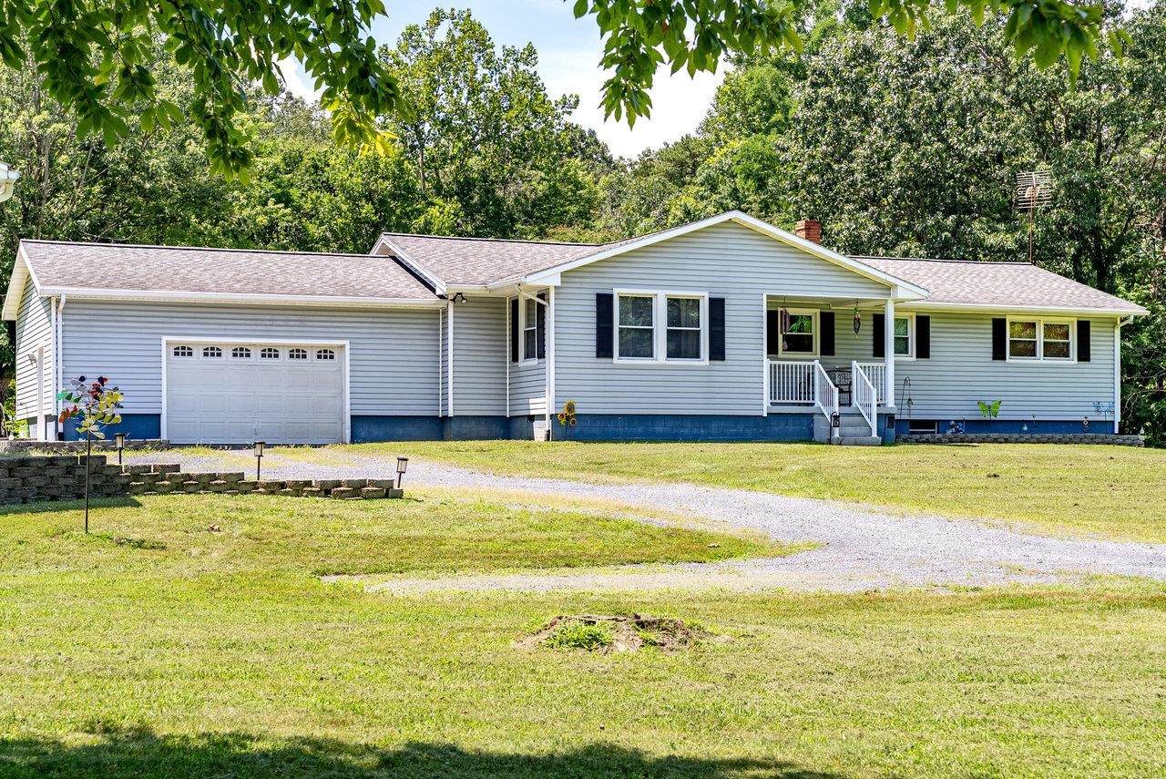 10461 MOUNTAIN VALLEY RD, ROCKINGHAM, Virginia 22802, 3 Bedrooms Bedrooms, ,2 BathroomsBathrooms,Residential,10461 MOUNTAIN VALLEY RD,667840 MLS # 667840