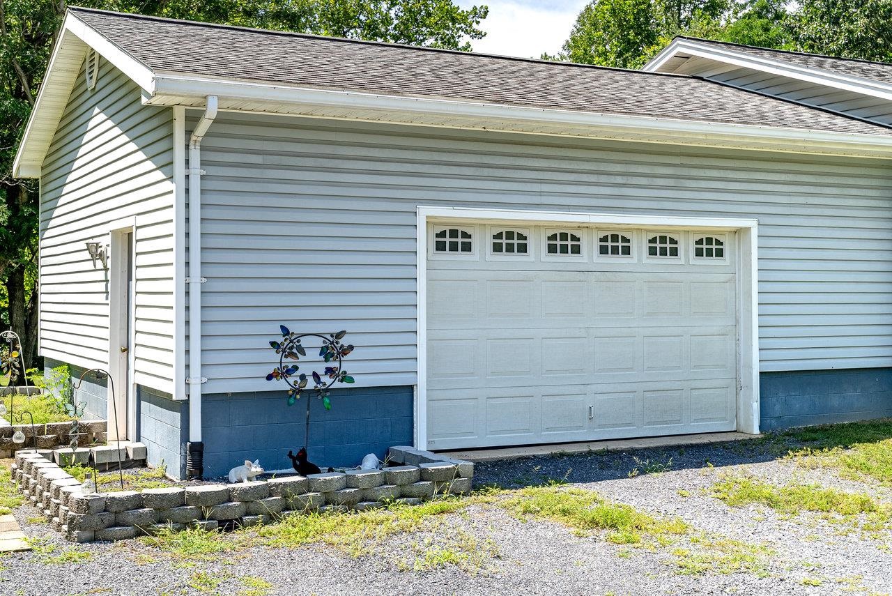 10461 MOUNTAIN VALLEY RD, ROCKINGHAM, Virginia 22802, 3 Bedrooms Bedrooms, ,2 BathroomsBathrooms,Residential,10461 MOUNTAIN VALLEY RD,667840 MLS # 667840