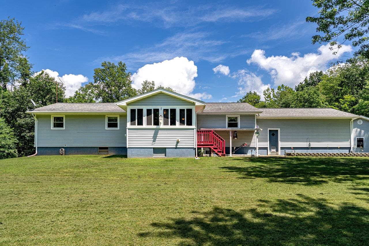 10461 MOUNTAIN VALLEY RD, ROCKINGHAM, Virginia 22802, 3 Bedrooms Bedrooms, ,2 BathroomsBathrooms,Residential,10461 MOUNTAIN VALLEY RD,667840 MLS # 667840