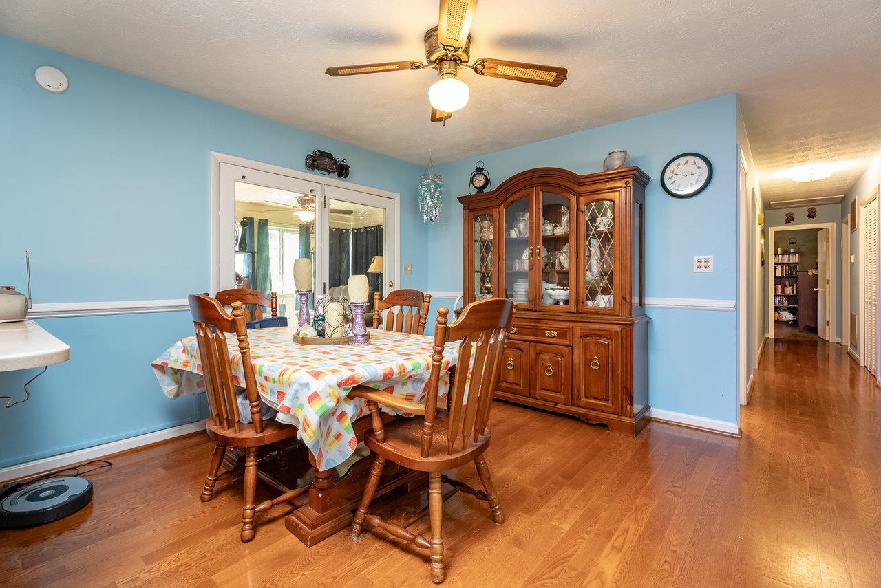 10461 MOUNTAIN VALLEY RD, ROCKINGHAM, Virginia 22802, 3 Bedrooms Bedrooms, ,2 BathroomsBathrooms,Residential,10461 MOUNTAIN VALLEY RD,667840 MLS # 667840
