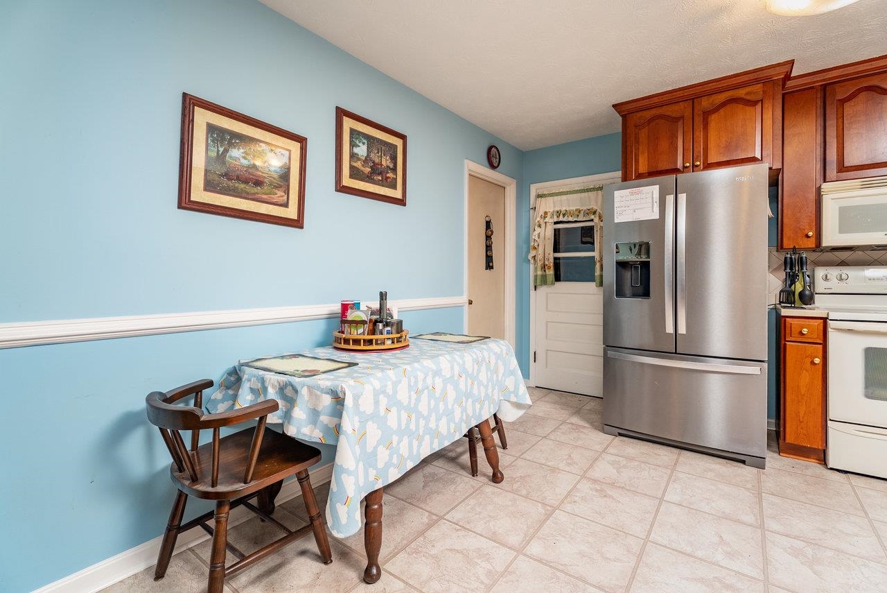 10461 MOUNTAIN VALLEY RD, ROCKINGHAM, Virginia 22802, 3 Bedrooms Bedrooms, ,2 BathroomsBathrooms,Residential,10461 MOUNTAIN VALLEY RD,667840 MLS # 667840