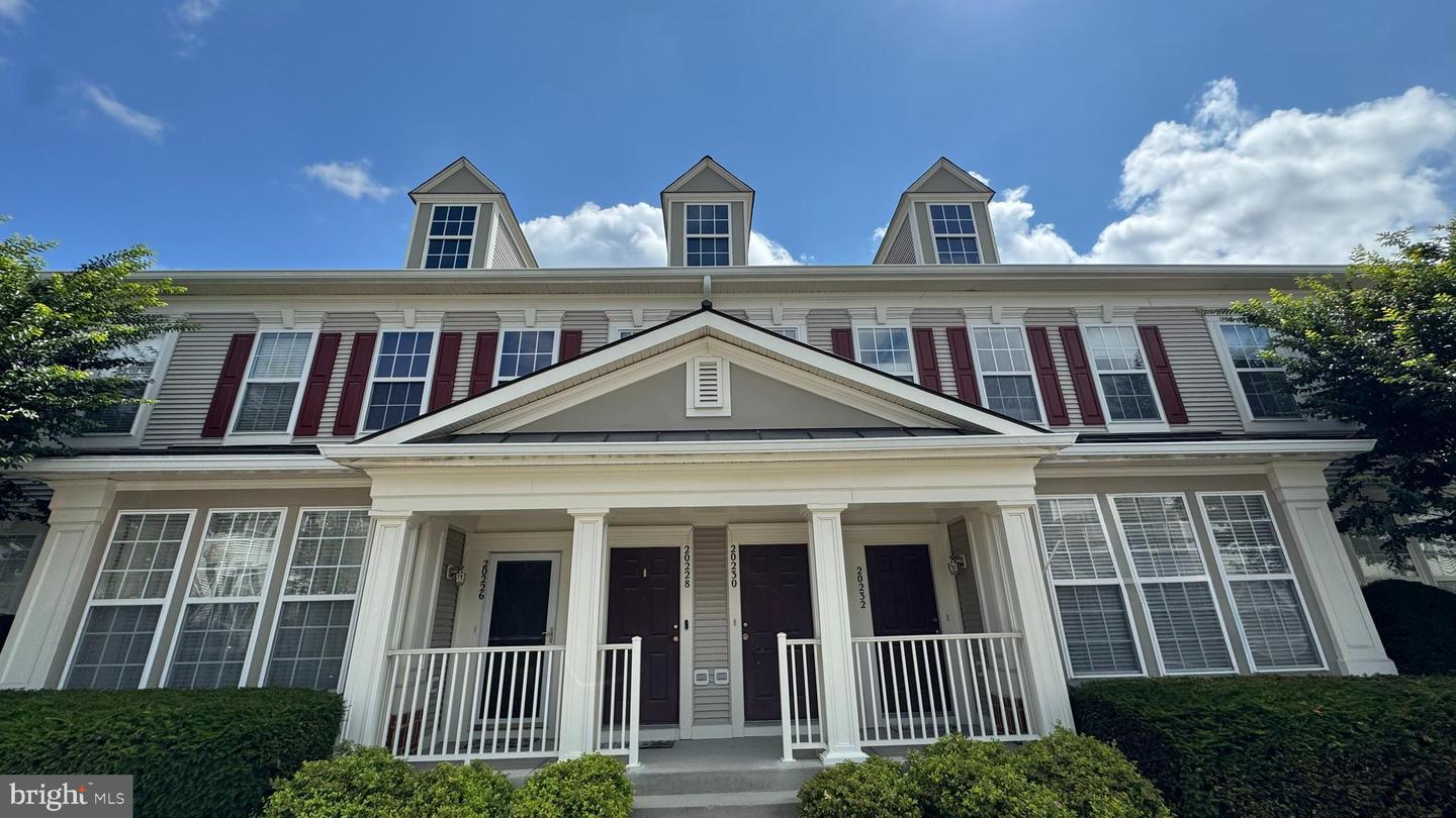 20230 MACGLASHAN TER #2107, ASHBURN, Virginia 20147, 2 Bedrooms Bedrooms, ,2 BathroomsBathrooms,Residential,For sale,20230 MACGLASHAN TER #2107,VALO2102034 MLS # VALO2102034