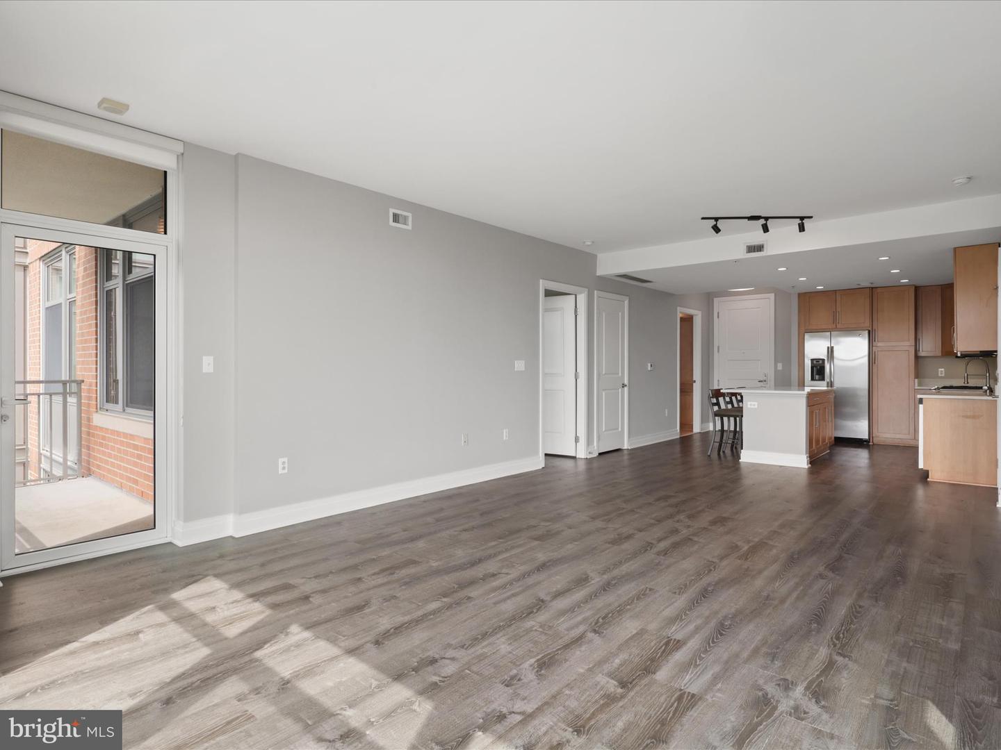 8220 CRESTWOOD HEIGHTS DR #708, MCLEAN, Virginia 22102, 2 Bedrooms Bedrooms, ,2 BathroomsBathrooms,Residential,For sale,8220 CRESTWOOD HEIGHTS DR #708,VAFX2257300 MLS # VAFX2257300