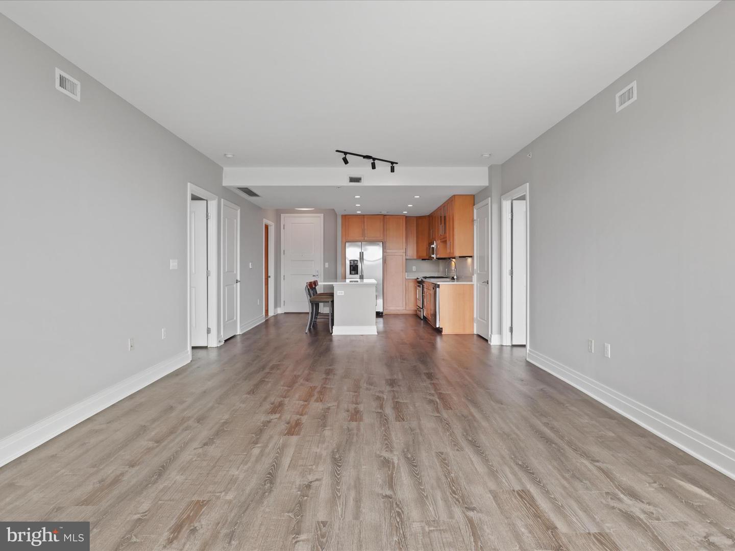 8220 CRESTWOOD HEIGHTS DR #708, MCLEAN, Virginia 22102, 2 Bedrooms Bedrooms, ,2 BathroomsBathrooms,Residential,For sale,8220 CRESTWOOD HEIGHTS DR #708,VAFX2257300 MLS # VAFX2257300