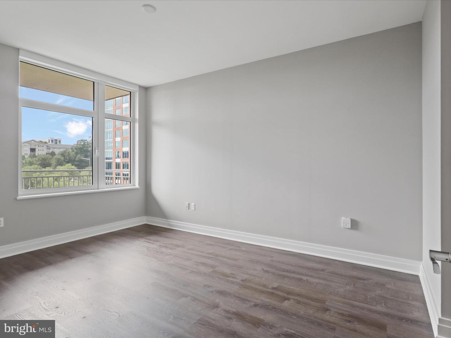 8220 CRESTWOOD HEIGHTS DR #708, MCLEAN, Virginia 22102, 2 Bedrooms Bedrooms, ,2 BathroomsBathrooms,Residential,For sale,8220 CRESTWOOD HEIGHTS DR #708,VAFX2257300 MLS # VAFX2257300