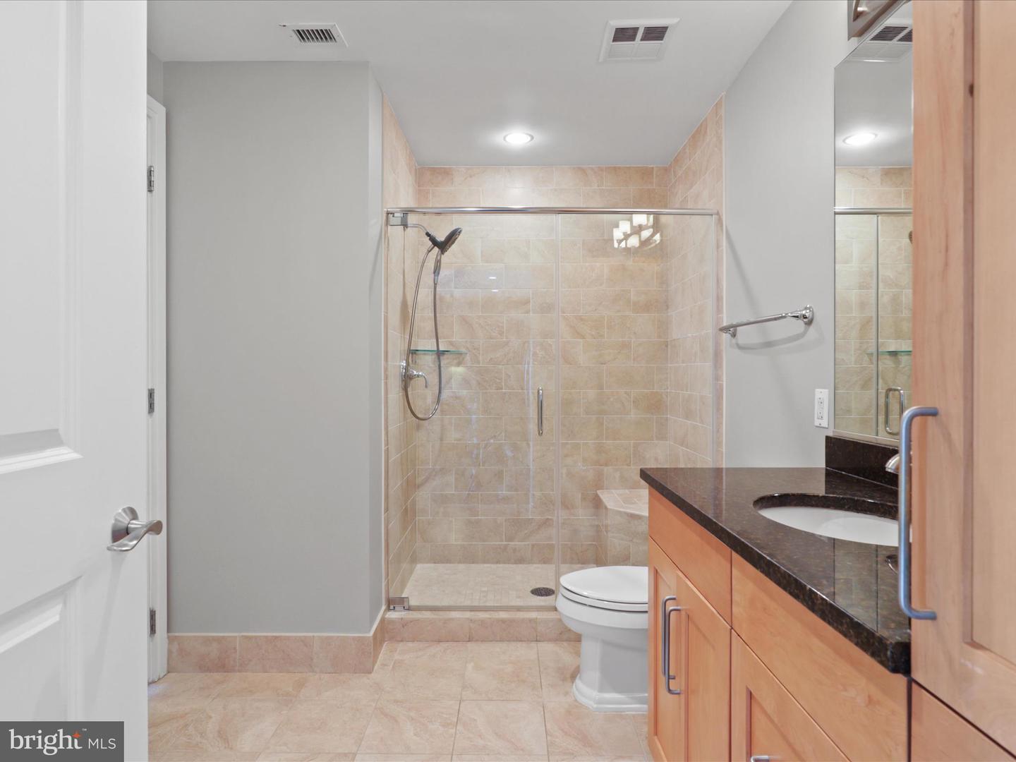8220 CRESTWOOD HEIGHTS DR #708, MCLEAN, Virginia 22102, 2 Bedrooms Bedrooms, ,2 BathroomsBathrooms,Residential,For sale,8220 CRESTWOOD HEIGHTS DR #708,VAFX2257300 MLS # VAFX2257300
