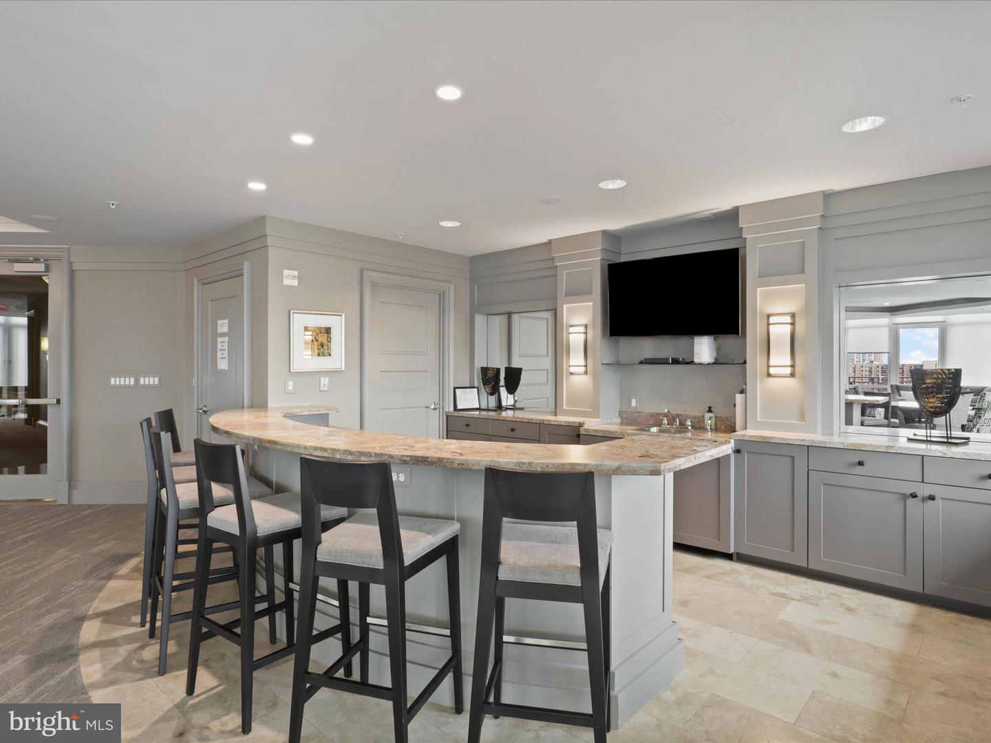 8220 CRESTWOOD HEIGHTS DR #708, MCLEAN, Virginia 22102, 2 Bedrooms Bedrooms, ,2 BathroomsBathrooms,Residential,For sale,8220 CRESTWOOD HEIGHTS DR #708,VAFX2257300 MLS # VAFX2257300