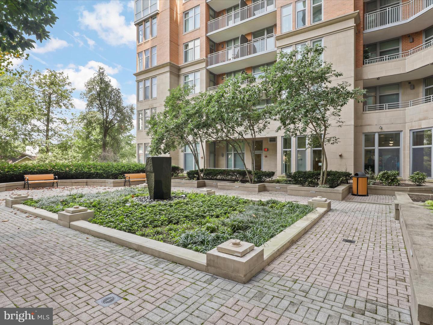 8220 CRESTWOOD HEIGHTS DR #708, MCLEAN, Virginia 22102, 2 Bedrooms Bedrooms, ,2 BathroomsBathrooms,Residential,For sale,8220 CRESTWOOD HEIGHTS DR #708,VAFX2257300 MLS # VAFX2257300