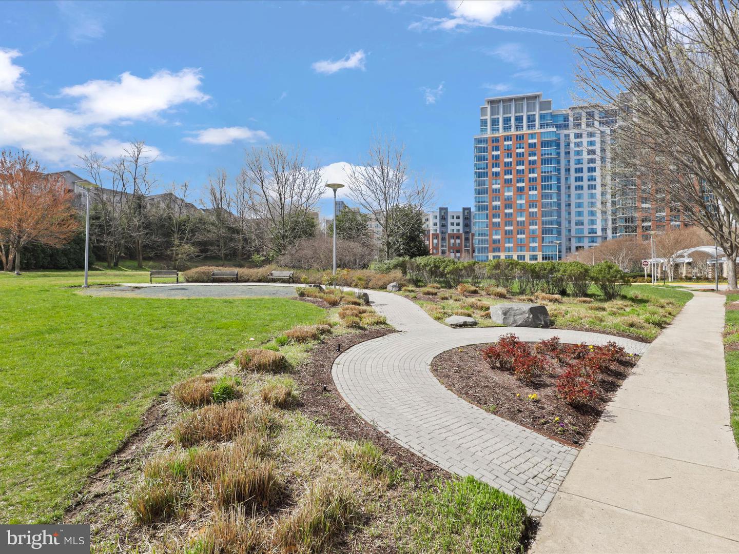 8220 CRESTWOOD HEIGHTS DR #708, MCLEAN, Virginia 22102, 2 Bedrooms Bedrooms, ,2 BathroomsBathrooms,Residential,For sale,8220 CRESTWOOD HEIGHTS DR #708,VAFX2257300 MLS # VAFX2257300