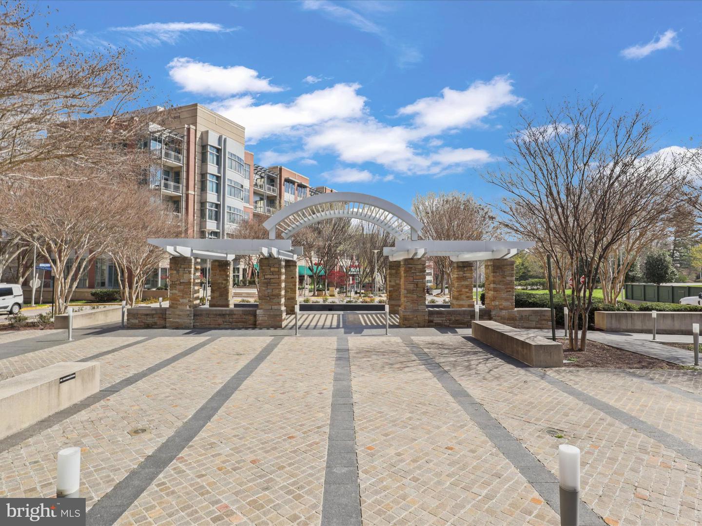 8220 CRESTWOOD HEIGHTS DR #708, MCLEAN, Virginia 22102, 2 Bedrooms Bedrooms, ,2 BathroomsBathrooms,Residential,For sale,8220 CRESTWOOD HEIGHTS DR #708,VAFX2257300 MLS # VAFX2257300