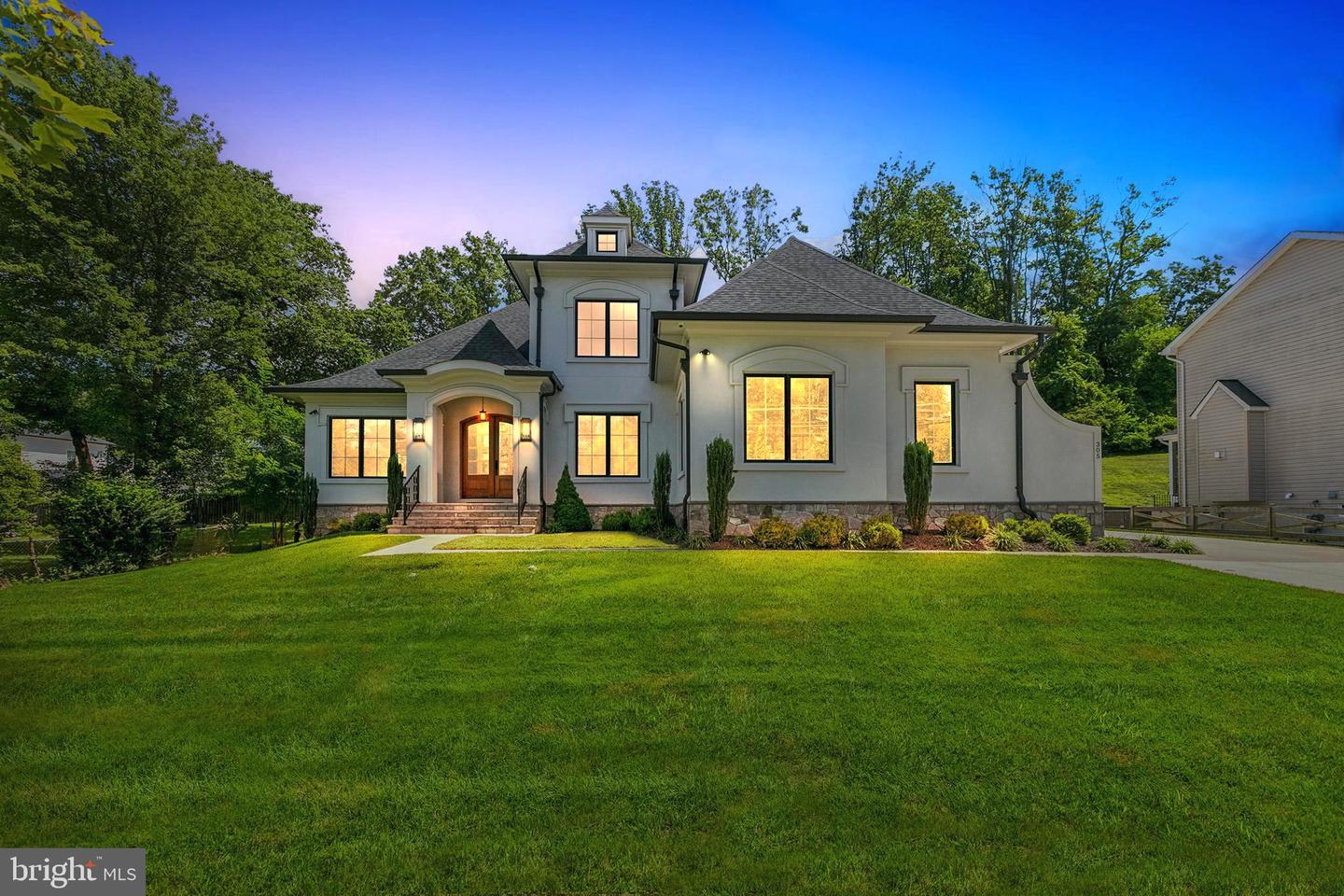 305 OLD COURTHOUSE RD NE, VIENNA, Virginia 22180, 8 Bedrooms Bedrooms, ,7 BathroomsBathrooms,Residential,For sale,305 OLD COURTHOUSE RD NE,VAFX2257342 MLS # VAFX2257342
