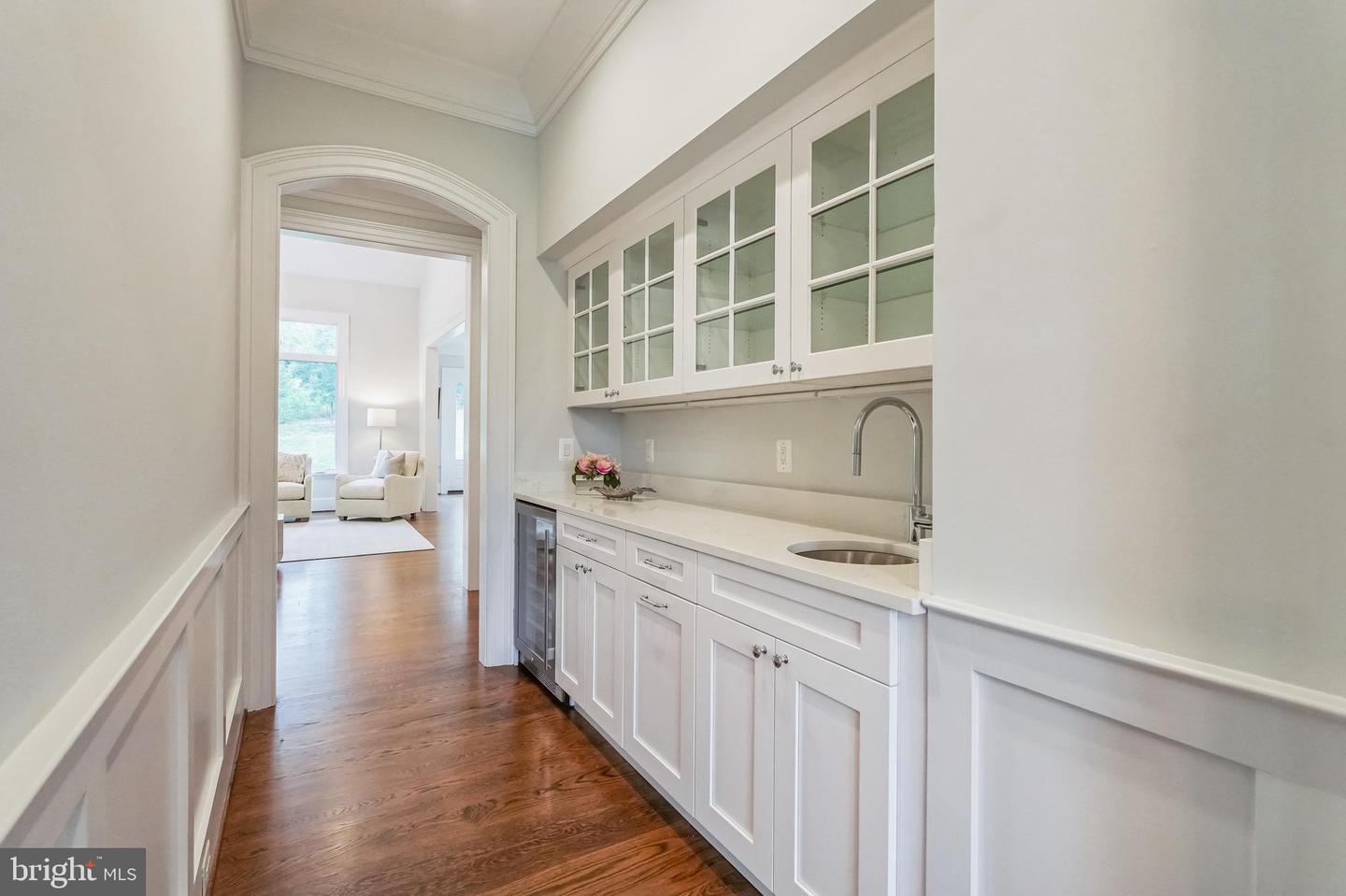 305 OLD COURTHOUSE RD NE, VIENNA, Virginia 22180, 8 Bedrooms Bedrooms, ,7 BathroomsBathrooms,Residential,For sale,305 OLD COURTHOUSE RD NE,VAFX2257342 MLS # VAFX2257342