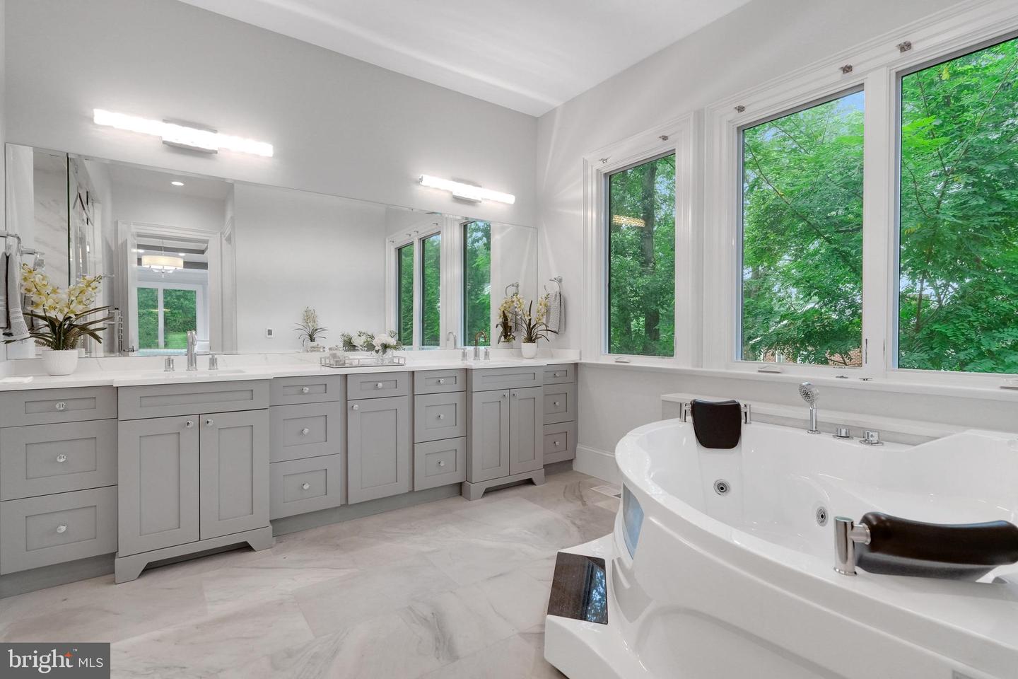 305 OLD COURTHOUSE RD NE, VIENNA, Virginia 22180, 8 Bedrooms Bedrooms, ,7 BathroomsBathrooms,Residential,For sale,305 OLD COURTHOUSE RD NE,VAFX2257342 MLS # VAFX2257342