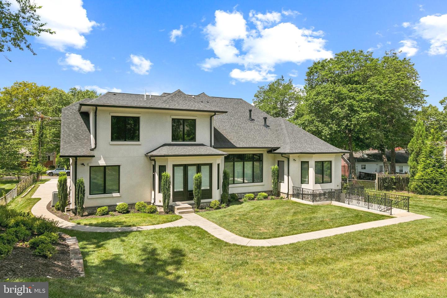 305 OLD COURTHOUSE RD NE, VIENNA, Virginia 22180, 8 Bedrooms Bedrooms, ,7 BathroomsBathrooms,Residential,For sale,305 OLD COURTHOUSE RD NE,VAFX2257342 MLS # VAFX2257342