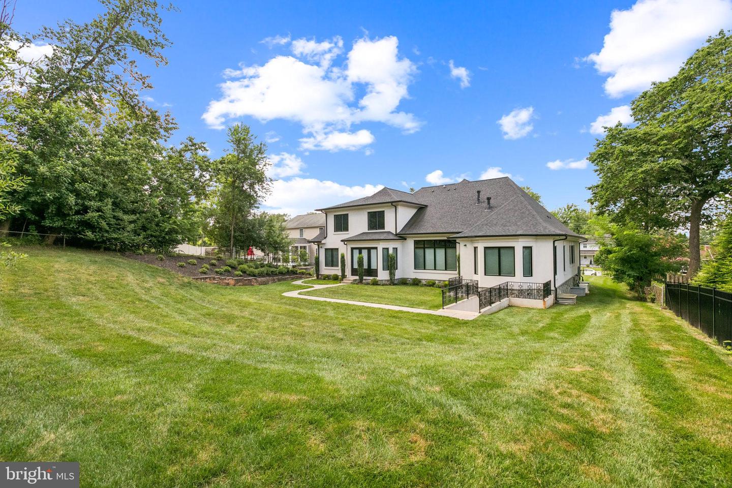 305 OLD COURTHOUSE RD NE, VIENNA, Virginia 22180, 8 Bedrooms Bedrooms, ,7 BathroomsBathrooms,Residential,For sale,305 OLD COURTHOUSE RD NE,VAFX2257342 MLS # VAFX2257342