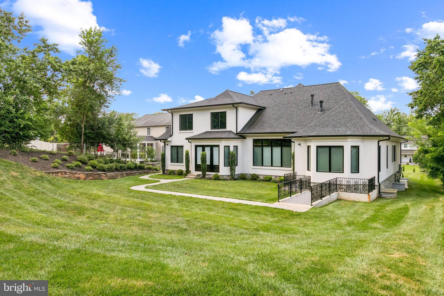 305 OLD COURTHOUSE RD NE, VIENNA, Virginia 22180, 8 Bedrooms Bedrooms, ,7 BathroomsBathrooms,Residential,For sale,305 OLD COURTHOUSE RD NE,VAFX2257342 MLS # VAFX2257342