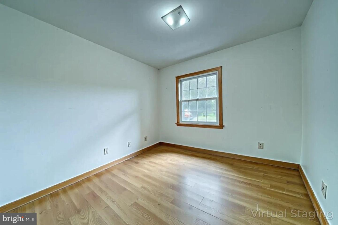 1011 FICKLEN RD, FREDERICKSBURG, Virginia 22405, 6 Bedrooms Bedrooms, ,2 BathroomsBathrooms,Residential,For sale,1011 FICKLEN RD,VAST2041224 MLS # VAST2041224