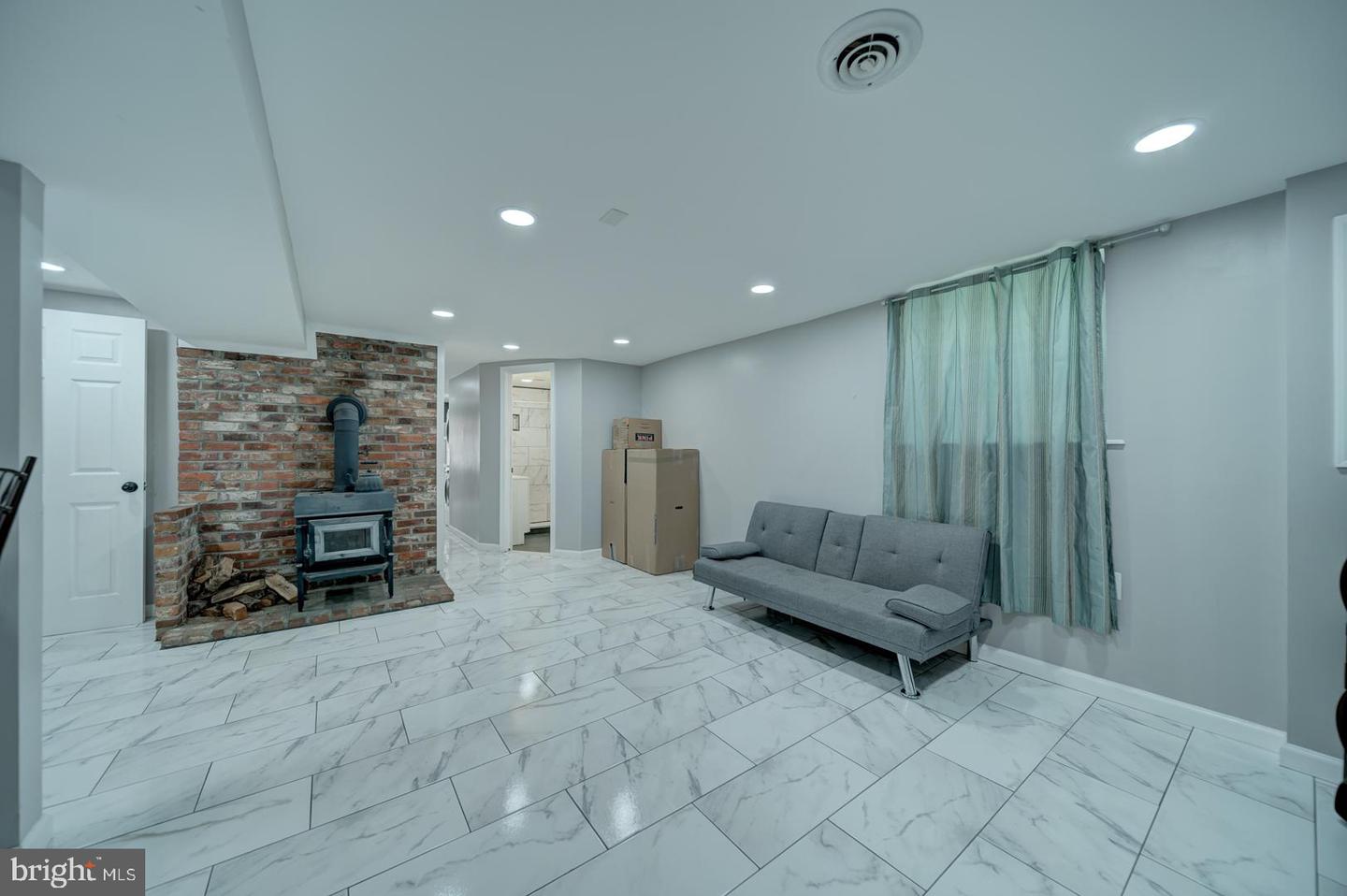 1011 FICKLEN RD, FREDERICKSBURG, Virginia 22405, 6 Bedrooms Bedrooms, ,2 BathroomsBathrooms,Residential,For sale,1011 FICKLEN RD,VAST2041224 MLS # VAST2041224