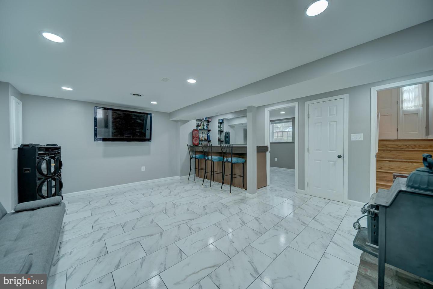 1011 FICKLEN RD, FREDERICKSBURG, Virginia 22405, 6 Bedrooms Bedrooms, ,2 BathroomsBathrooms,Residential,For sale,1011 FICKLEN RD,VAST2041224 MLS # VAST2041224