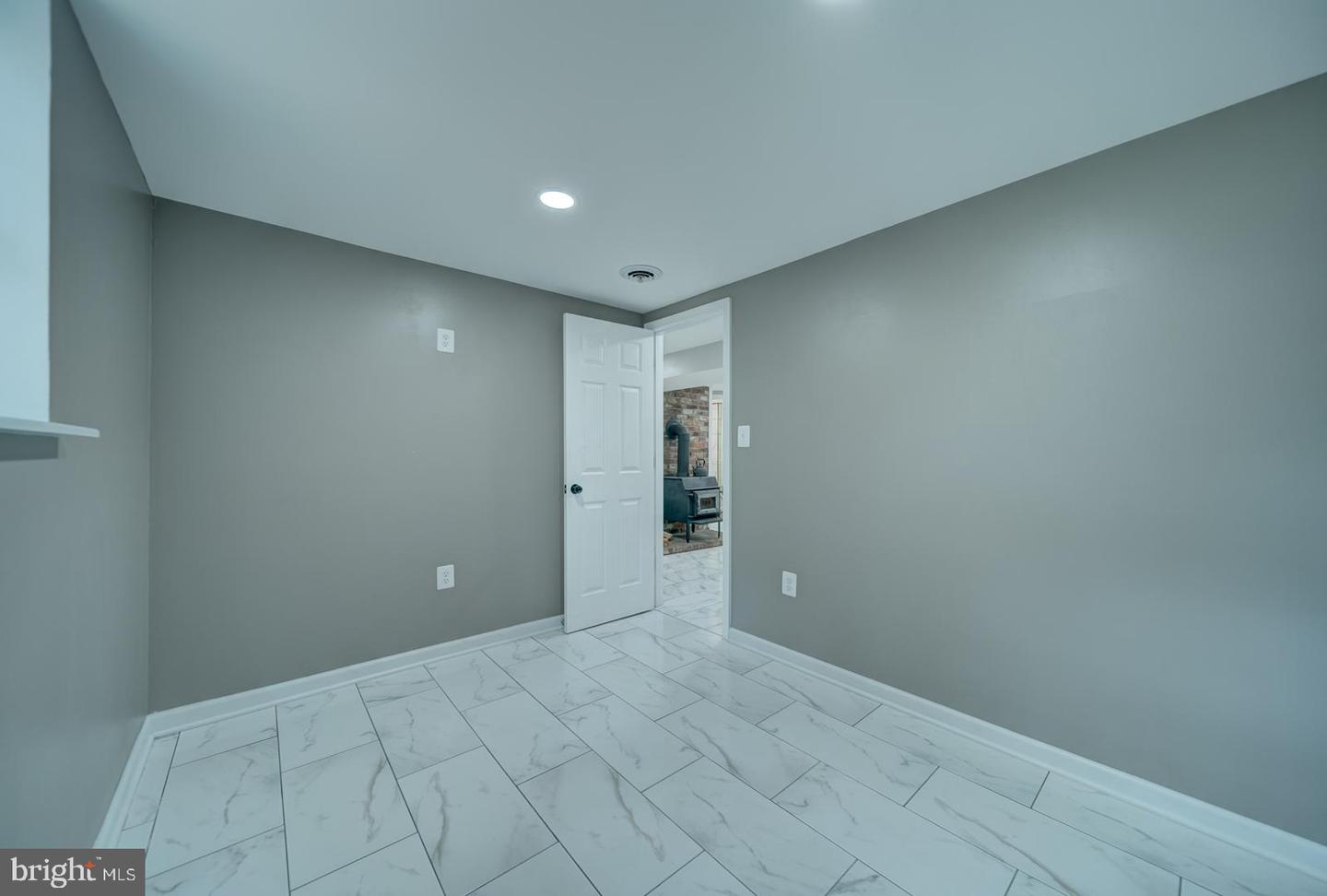 1011 FICKLEN RD, FREDERICKSBURG, Virginia 22405, 6 Bedrooms Bedrooms, ,2 BathroomsBathrooms,Residential,For sale,1011 FICKLEN RD,VAST2041224 MLS # VAST2041224