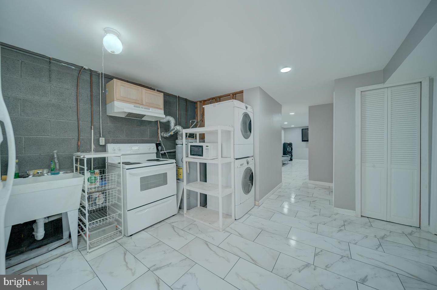 1011 FICKLEN RD, FREDERICKSBURG, Virginia 22405, 6 Bedrooms Bedrooms, ,2 BathroomsBathrooms,Residential,For sale,1011 FICKLEN RD,VAST2041224 MLS # VAST2041224