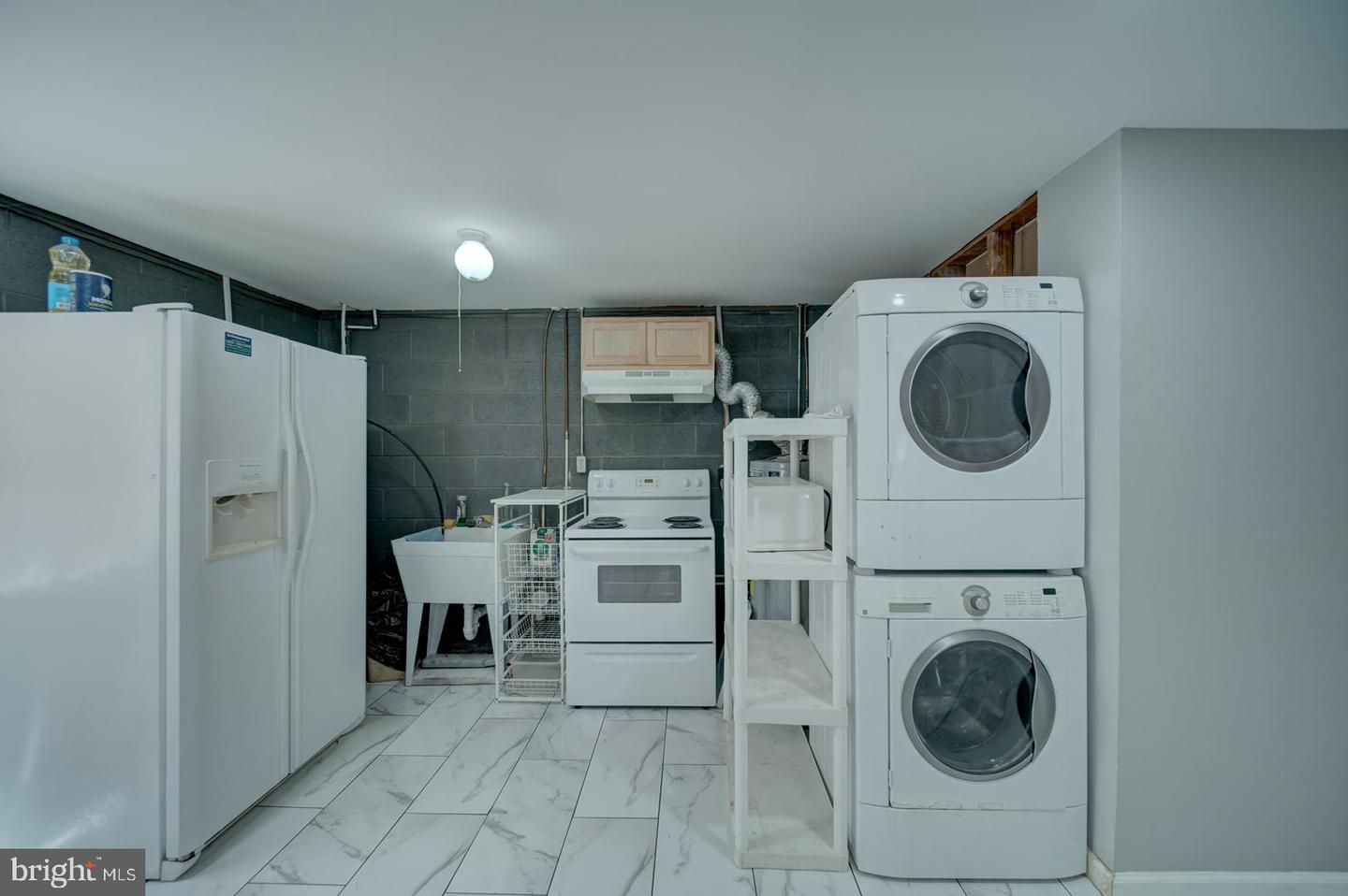 1011 FICKLEN RD, FREDERICKSBURG, Virginia 22405, 6 Bedrooms Bedrooms, ,2 BathroomsBathrooms,Residential,For sale,1011 FICKLEN RD,VAST2041224 MLS # VAST2041224