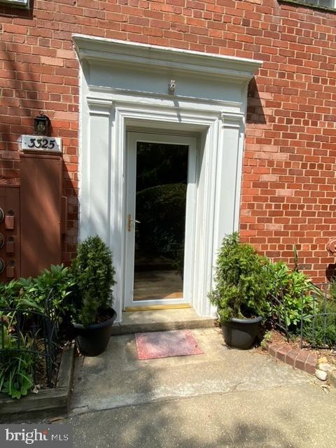 3325 VALLEY DR, ALEXANDRIA, Virginia 22302, 2 Bedrooms Bedrooms, ,1 BathroomBathrooms,Residential,For sale,3325 VALLEY DR,VAAX2048080 MLS # VAAX2048080