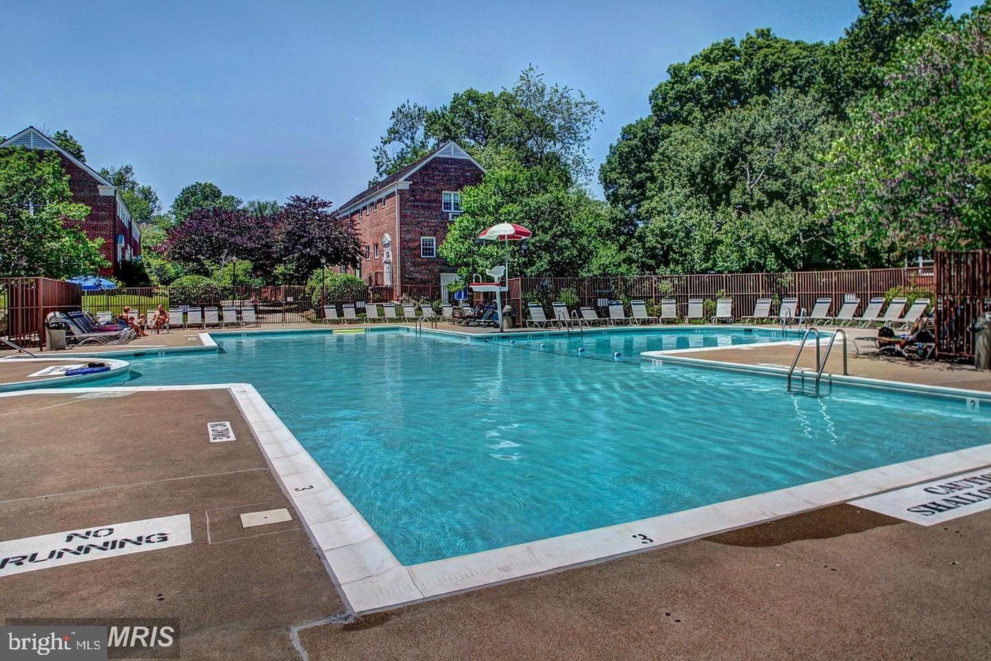 3325 VALLEY DR, ALEXANDRIA, Virginia 22302, 2 Bedrooms Bedrooms, ,1 BathroomBathrooms,Residential,For sale,3325 VALLEY DR,VAAX2048080 MLS # VAAX2048080