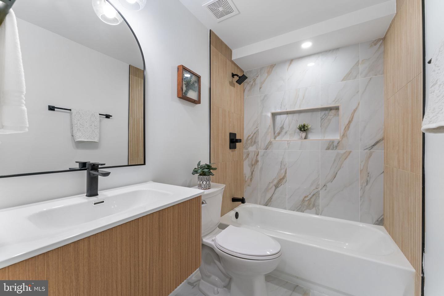 611 GALLATIN ST NW, WASHINGTON, District Of Columbia 20011, 5 Bedrooms Bedrooms, ,3 BathroomsBathrooms,Residential,For sale,611 GALLATIN ST NW,DCDC2213154 MLS # DCDC2213154