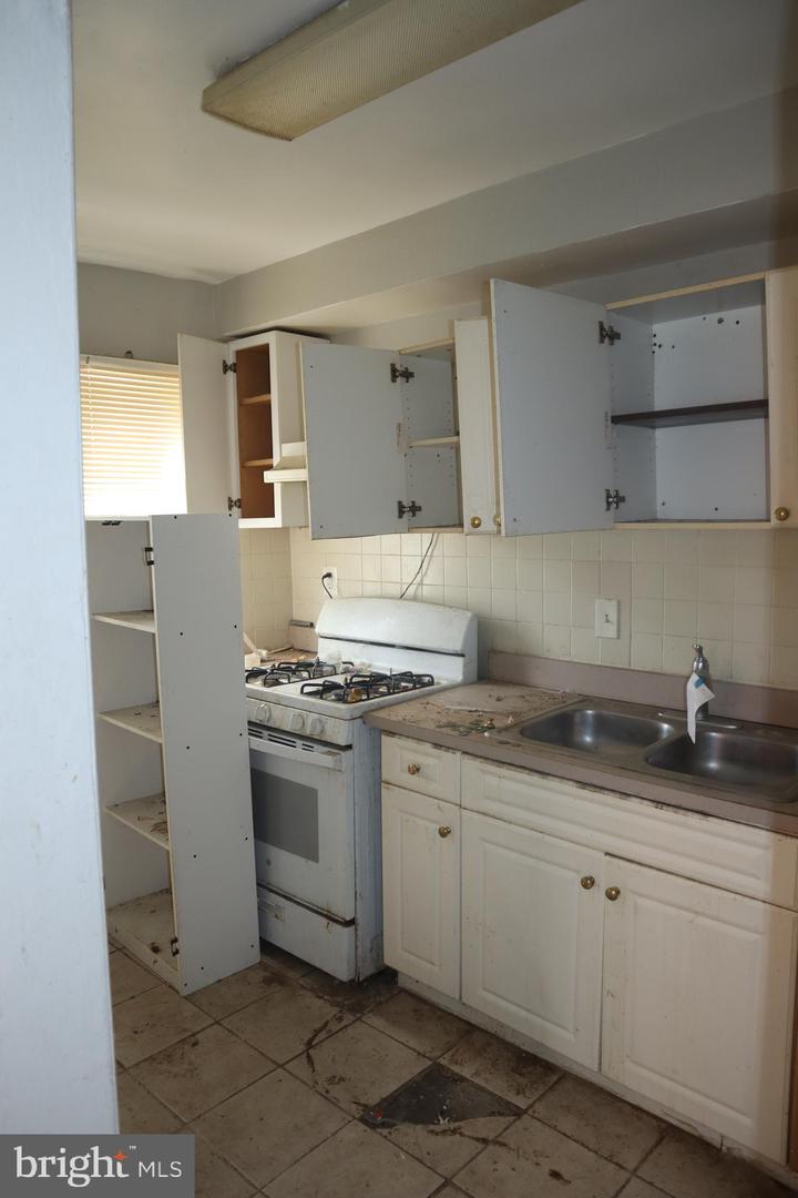 3438 23RD ST SE, WASHINGTON, District Of Columbia 20020, 3 Bedrooms Bedrooms, ,1 BathroomBathrooms,Residential,For sale,3438 23RD ST SE,DCDC2213192 MLS # DCDC2213192