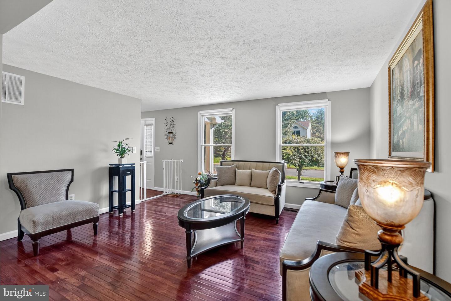 3841 BEECH DOWN DR, CHANTILLY, Virginia 20151, 4 Bedrooms Bedrooms, ,3 BathroomsBathrooms,Residential,For sale,3841 BEECH DOWN DR,VAFX2258868 MLS # VAFX2258868