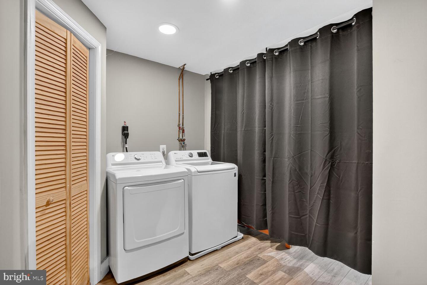 3841 BEECH DOWN DR, CHANTILLY, Virginia 20151, 4 Bedrooms Bedrooms, ,3 BathroomsBathrooms,Residential,For sale,3841 BEECH DOWN DR,VAFX2258868 MLS # VAFX2258868