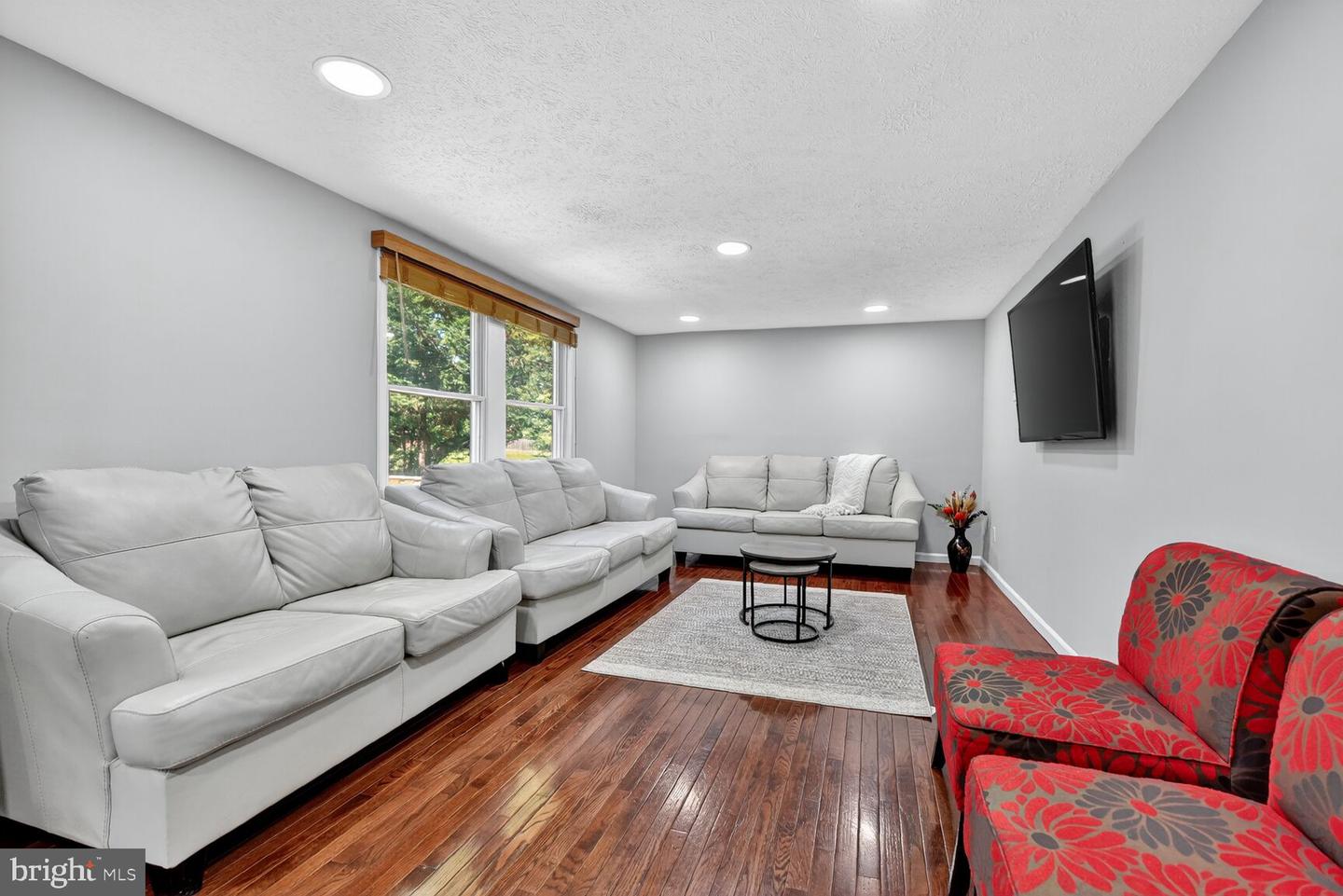3841 BEECH DOWN DR, CHANTILLY, Virginia 20151, 4 Bedrooms Bedrooms, ,3 BathroomsBathrooms,Residential,For sale,3841 BEECH DOWN DR,VAFX2258868 MLS # VAFX2258868