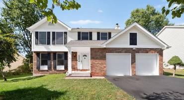 3841 BEECH DOWN DR, CHANTILLY, Virginia 20151, 4 Bedrooms Bedrooms, ,3 BathroomsBathrooms,Residential,For sale,3841 BEECH DOWN DR,VAFX2258868 MLS # VAFX2258868