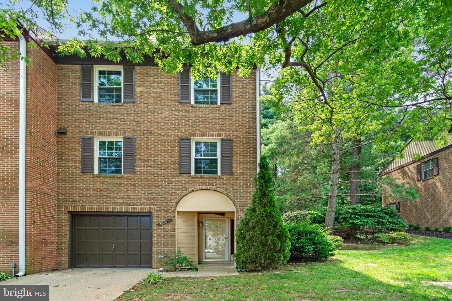 6029 HEATHERWOOD DR, ALEXANDRIA, Virginia 22310, 3 Bedrooms Bedrooms, ,3 BathroomsBathrooms,Residential,For sale,6029 HEATHERWOOD DR,VAFX2259226 MLS # VAFX2259226