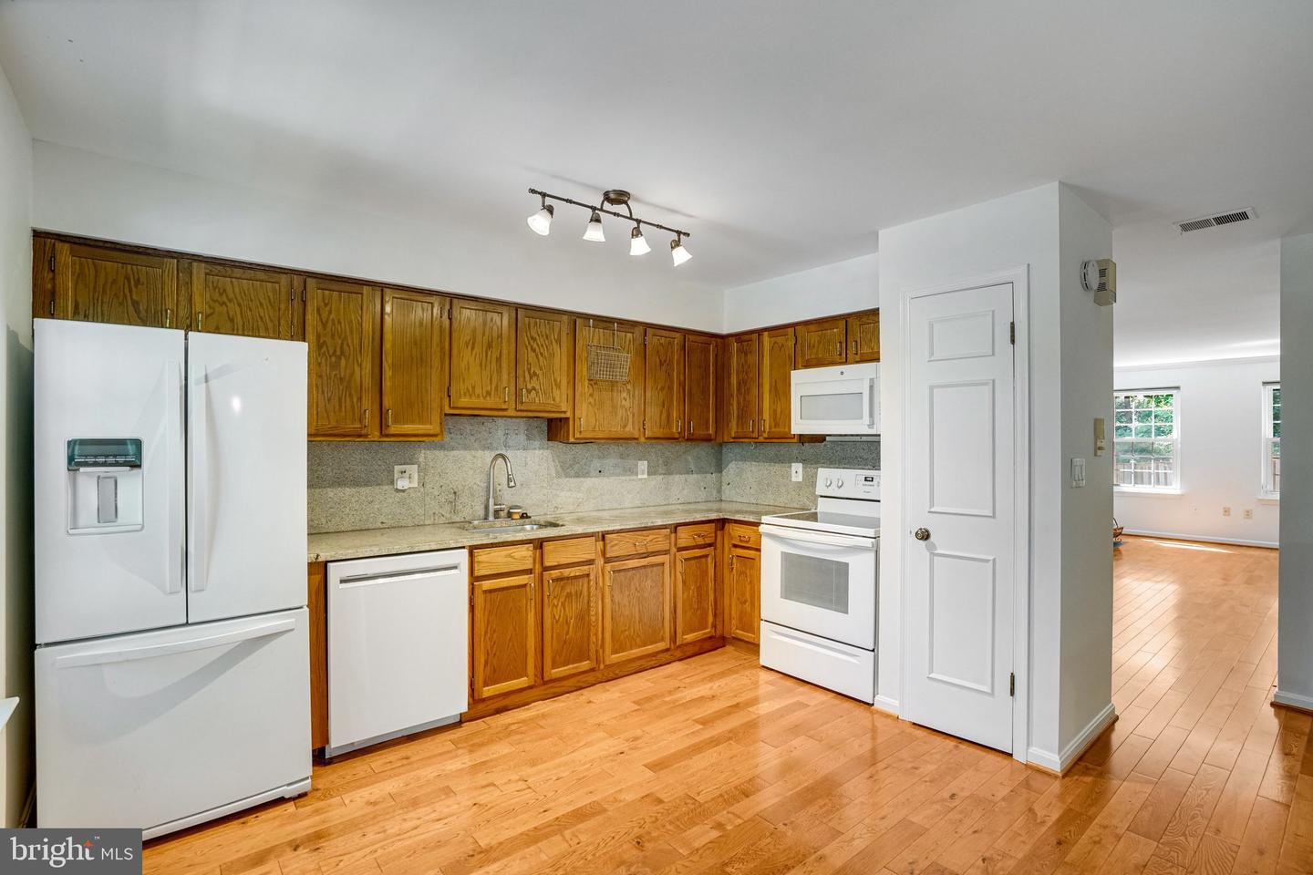 6029 HEATHERWOOD DR, ALEXANDRIA, Virginia 22310, 3 Bedrooms Bedrooms, ,3 BathroomsBathrooms,Residential,For sale,6029 HEATHERWOOD DR,VAFX2259226 MLS # VAFX2259226
