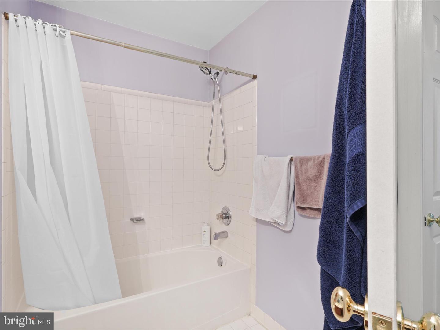 8846 ASHGROVE HOUSE LN #101, VIENNA, Virginia 22182, 2 Bedrooms Bedrooms, ,2 BathroomsBathrooms,Residential,For sale,8846 ASHGROVE HOUSE LN #101,VAFX2259304 MLS # VAFX2259304