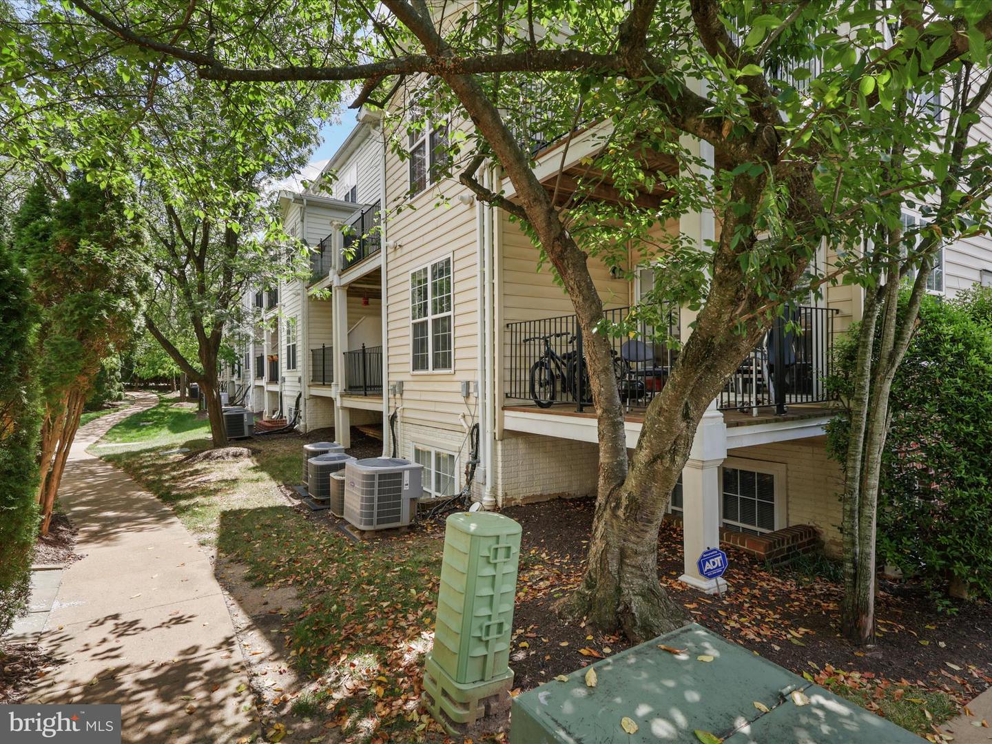 8846 ASHGROVE HOUSE LN #101, VIENNA, Virginia 22182, 2 Bedrooms Bedrooms, ,2 BathroomsBathrooms,Residential,For sale,8846 ASHGROVE HOUSE LN #101,VAFX2259304 MLS # VAFX2259304
