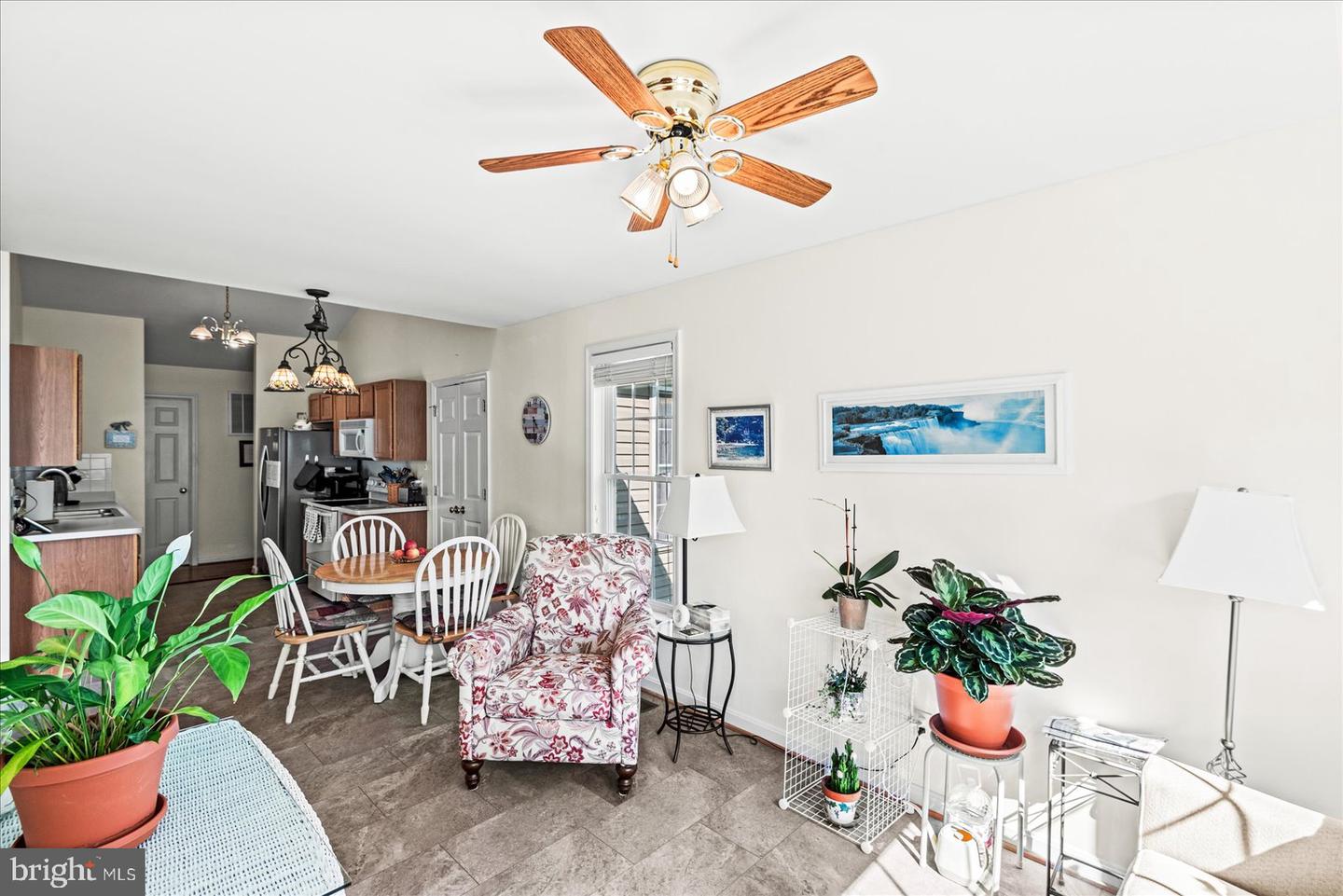 10415 KINGS COVE CT, SPOTSYLVANIA, Virginia 22553, 3 Bedrooms Bedrooms, 9 Rooms Rooms,2 BathroomsBathrooms,Residential,For sale,10415 KINGS COVE CT,VASP2035224 MLS # VASP2035224
