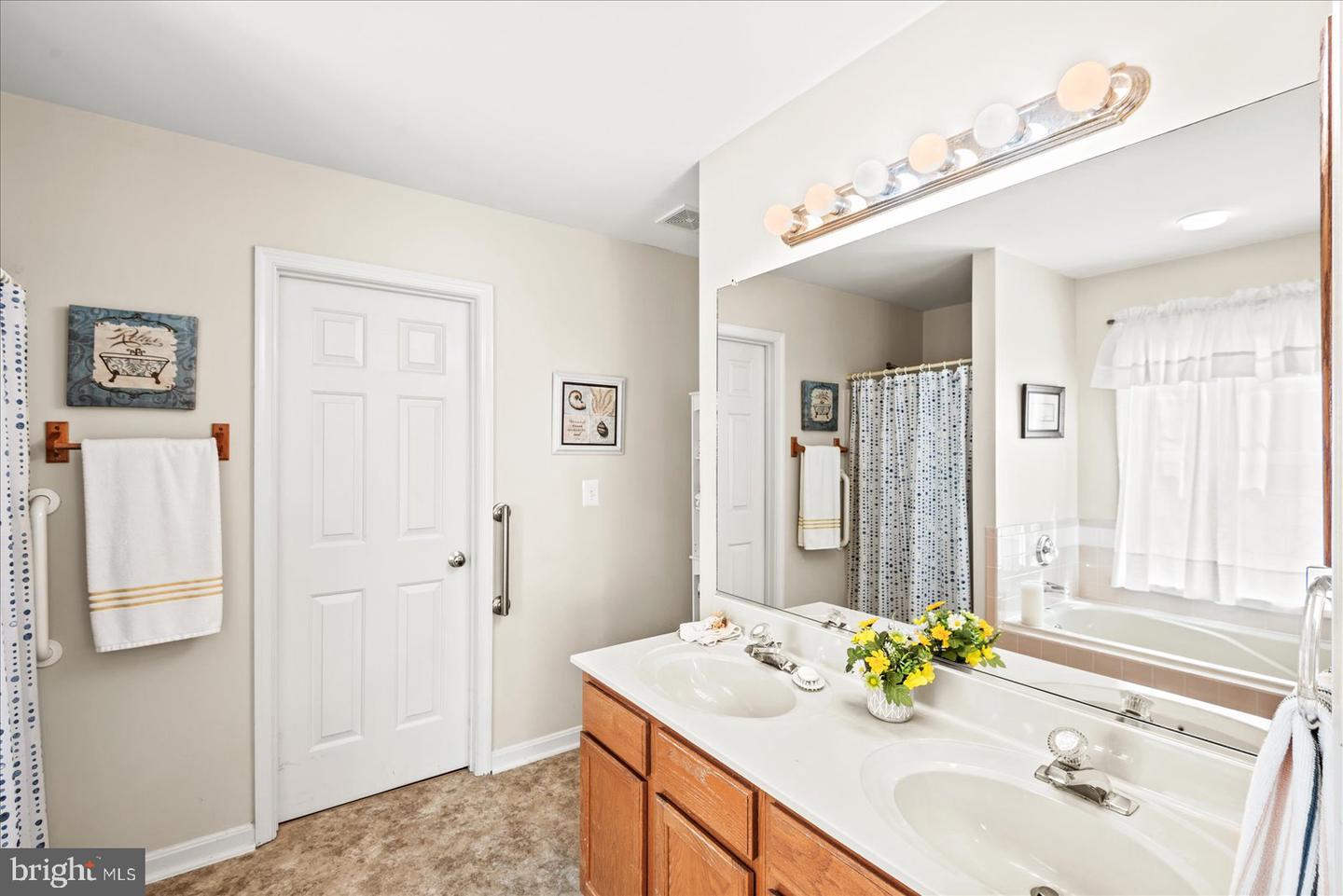 10415 KINGS COVE CT, SPOTSYLVANIA, Virginia 22553, 3 Bedrooms Bedrooms, 9 Rooms Rooms,2 BathroomsBathrooms,Residential,For sale,10415 KINGS COVE CT,VASP2035224 MLS # VASP2035224