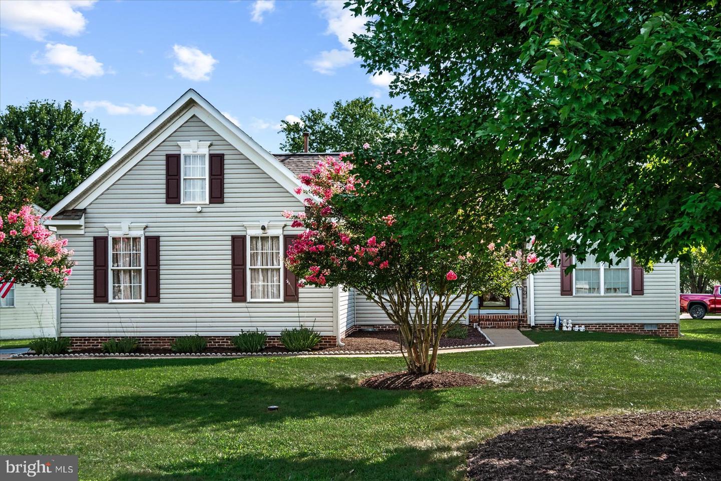10415 KINGS COVE CT, SPOTSYLVANIA, Virginia 22553, 3 Bedrooms Bedrooms, 9 Rooms Rooms,2 BathroomsBathrooms,Residential,For sale,10415 KINGS COVE CT,VASP2035224 MLS # VASP2035224