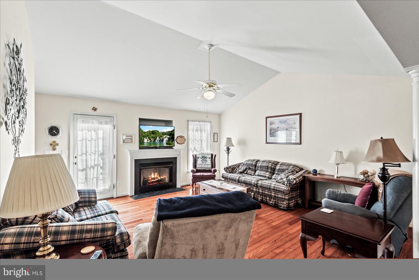 10415 KINGS COVE CT, SPOTSYLVANIA, Virginia 22553, 3 Bedrooms Bedrooms, 9 Rooms Rooms,2 BathroomsBathrooms,Residential,For sale,10415 KINGS COVE CT,VASP2035224 MLS # VASP2035224