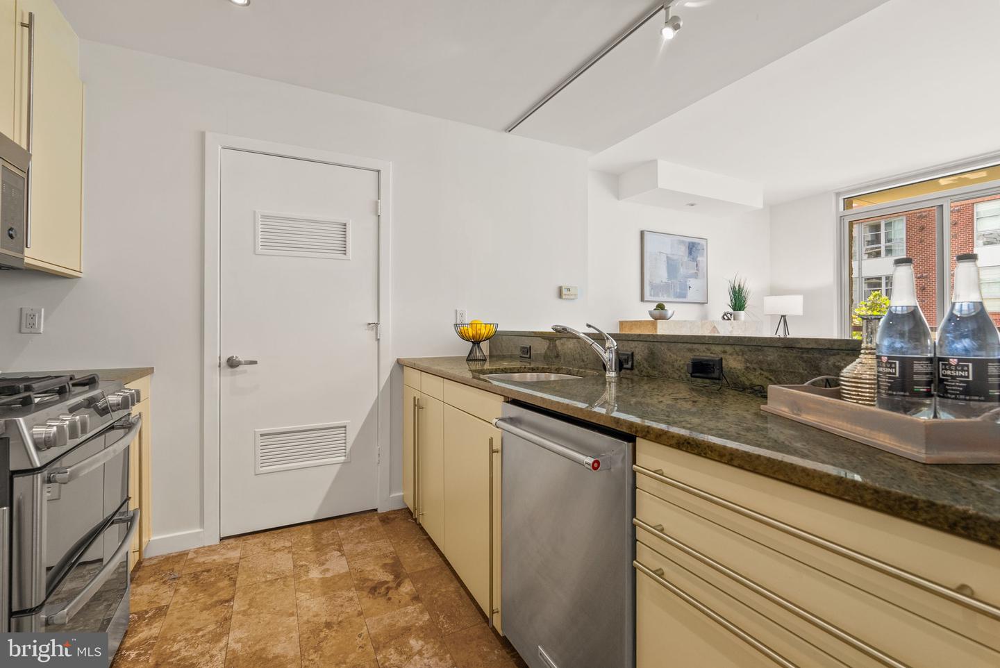 1300 13TH ST NW #408, WASHINGTON, District Of Columbia 20005, 2 Bedrooms Bedrooms, ,2 BathroomsBathrooms,Residential,For sale,1300 13TH ST NW #408,DCDC2213746 MLS # DCDC2213746