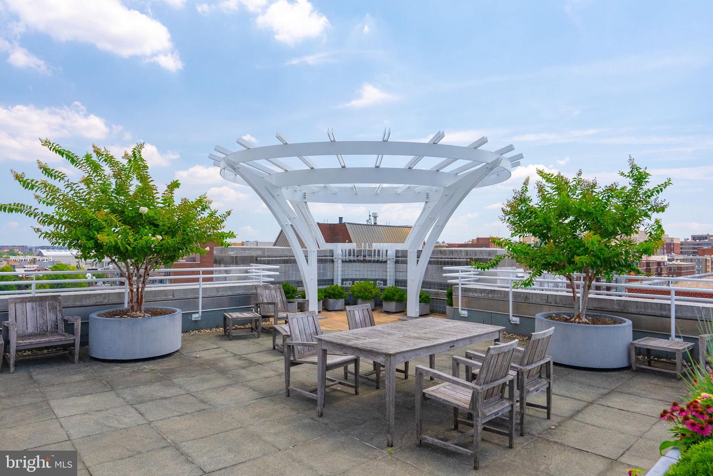 1300 13TH ST NW #408, WASHINGTON, District Of Columbia 20005, 2 Bedrooms Bedrooms, ,2 BathroomsBathrooms,Residential,For sale,1300 13TH ST NW #408,DCDC2213746 MLS # DCDC2213746