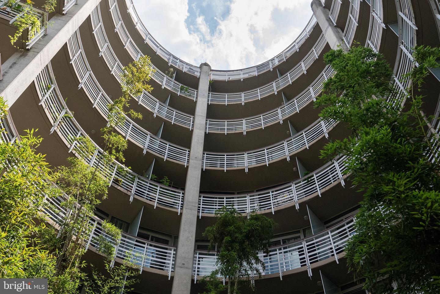 1300 13TH ST NW #408, WASHINGTON, District Of Columbia 20005, 2 Bedrooms Bedrooms, ,2 BathroomsBathrooms,Residential,For sale,1300 13TH ST NW #408,DCDC2213746 MLS # DCDC2213746