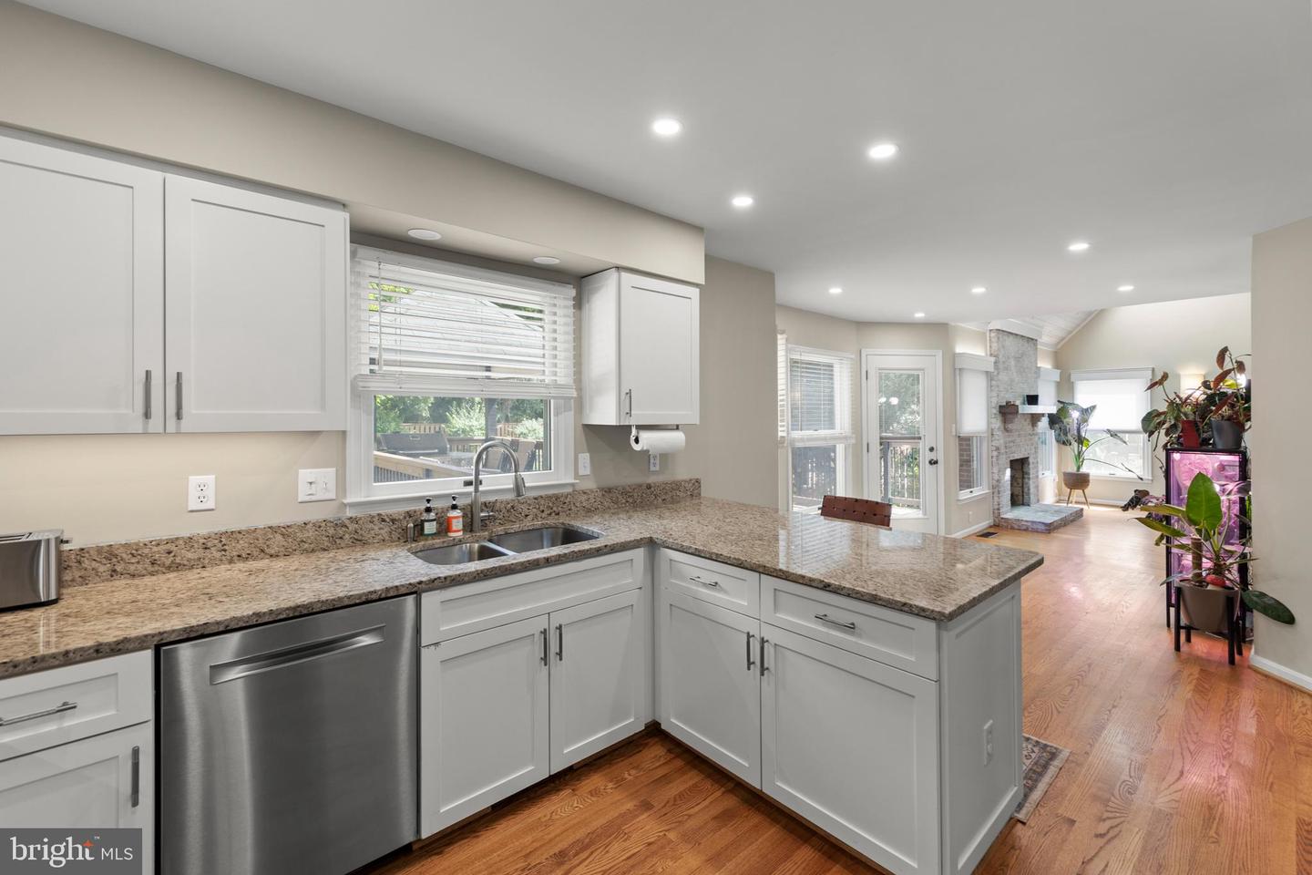 420 WESTSIDE STATION DR, WINCHESTER, Virginia 22601, 3 Bedrooms Bedrooms, ,2 BathroomsBathrooms,Residential,For sale,420 WESTSIDE STATION DR,VAFV2035922 MLS # VAFV2035922