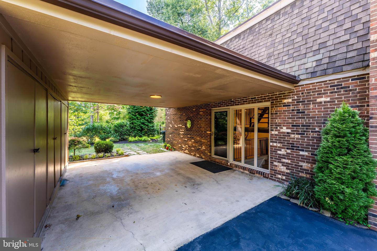 11205 WEDGE DR, RESTON, Virginia 20190, 4 Bedrooms Bedrooms, 8 Rooms Rooms,3 BathroomsBathrooms,Residential,For sale,11205 WEDGE DR,VAFX2259868 MLS # VAFX2259868