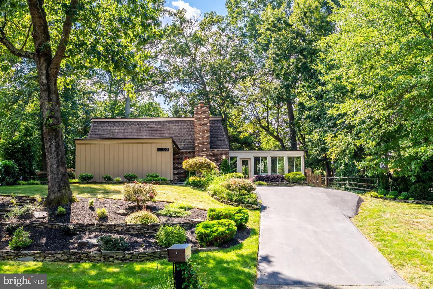 11205 WEDGE DR, RESTON, Virginia 20190, 4 Bedrooms Bedrooms, 8 Rooms Rooms,3 BathroomsBathrooms,Residential,For sale,11205 WEDGE DR,VAFX2259868 MLS # VAFX2259868
