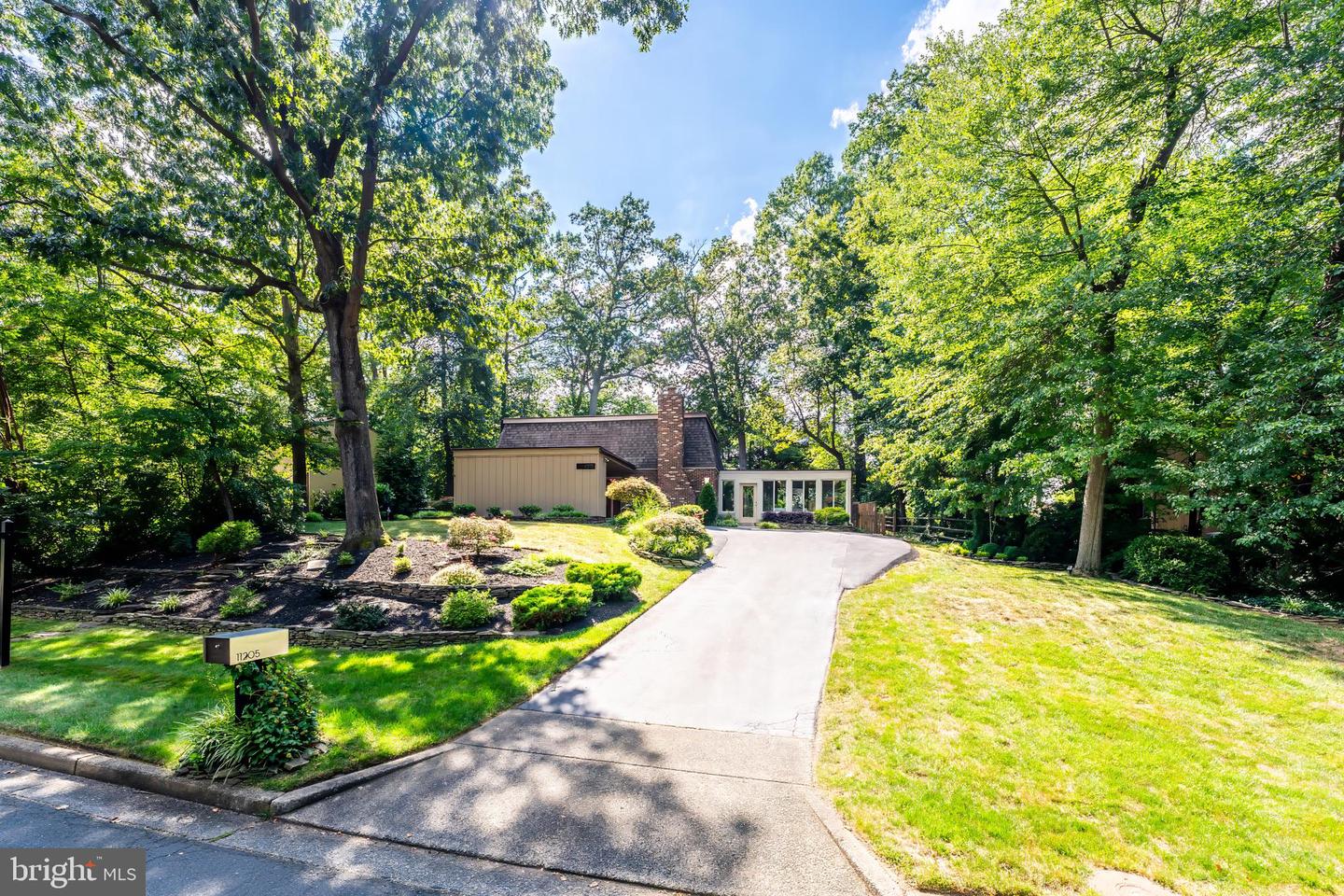 11205 WEDGE DR, RESTON, Virginia 20190, 4 Bedrooms Bedrooms, 8 Rooms Rooms,3 BathroomsBathrooms,Residential,For sale,11205 WEDGE DR,VAFX2259868 MLS # VAFX2259868