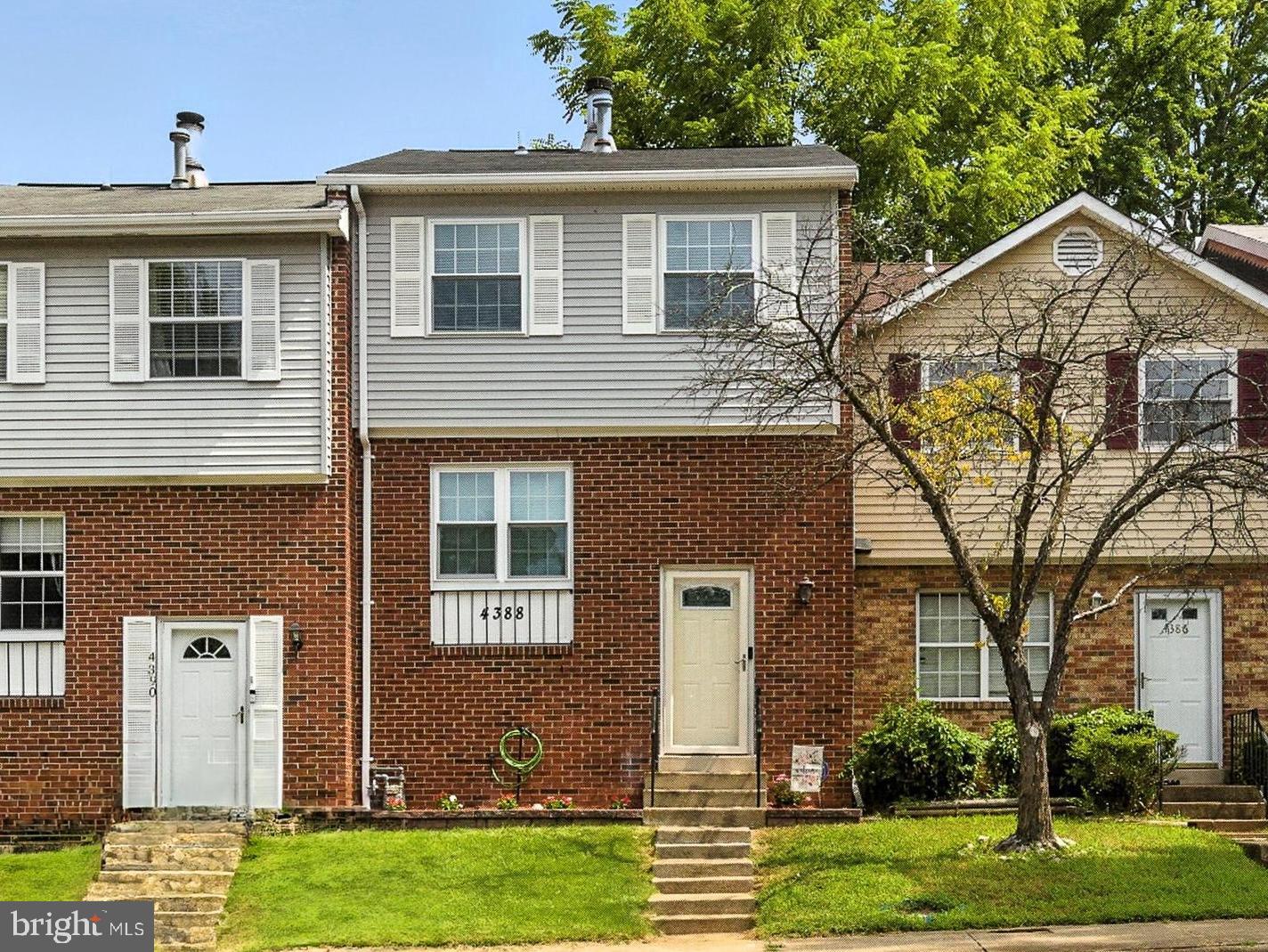 4388 ENSBROOK LN, WOODBRIDGE, Virginia 22193, 3 Bedrooms Bedrooms, 7 Rooms Rooms,2 BathroomsBathrooms,Residential,For sale,4388 ENSBROOK LN,VAPW2101028 MLS # VAPW2101028